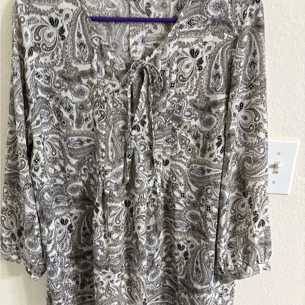 Lila Rose Black and White Paisley Blouse. NWOT.
